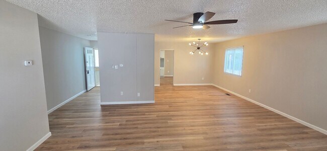 Foto del edificio - Spacious 3-Bedroom Single-Family Home in Willingboro – Prime Location!