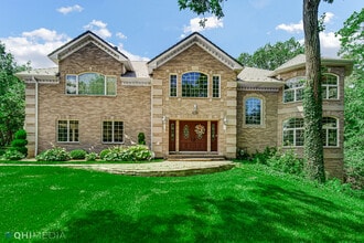 Building Photo - 8960 Enclave Dr
