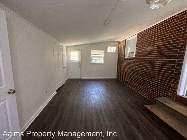 Building Photo - 3 br, 1.5 bath House - 1855 Strathmore Avenue