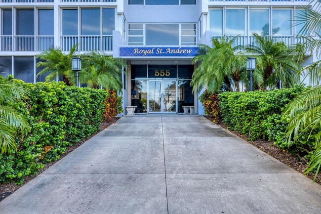Building Photo - 555 S Gulfstream Ave