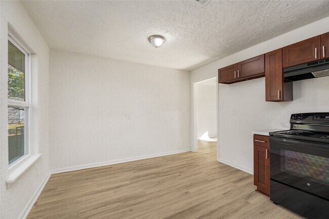 Foto del edificio - 5915 Beldart St