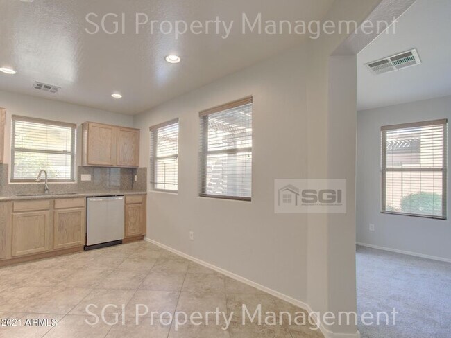 Foto del edificio - Property located in the Lyons Gate Community!