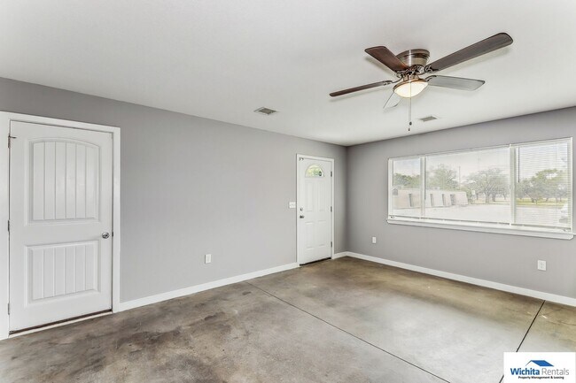 Foto del edificio - Westside duplex - 3 Bedroom 2 Bathroom  **...