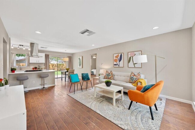 Foto del edificio - 10412 Firethorn Ln