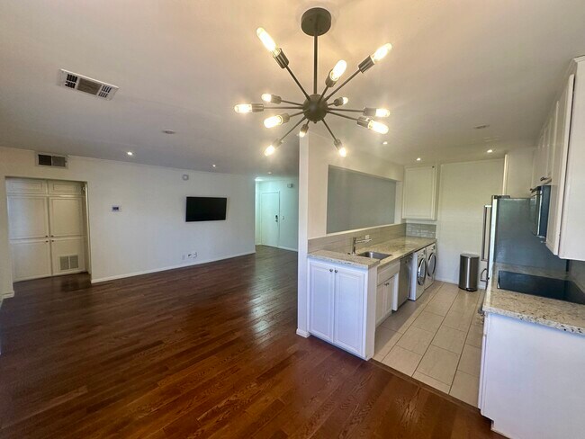 Foto del edificio - 700 Westmount Dr