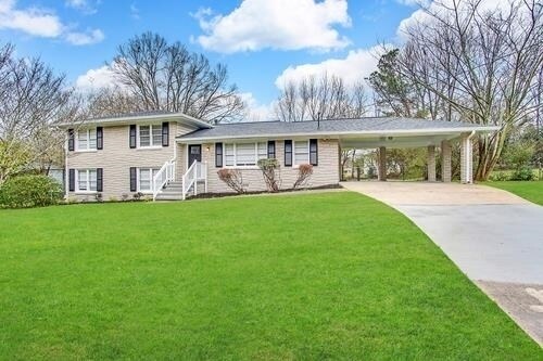 Foto del edificio - 2740 Treadway Dr