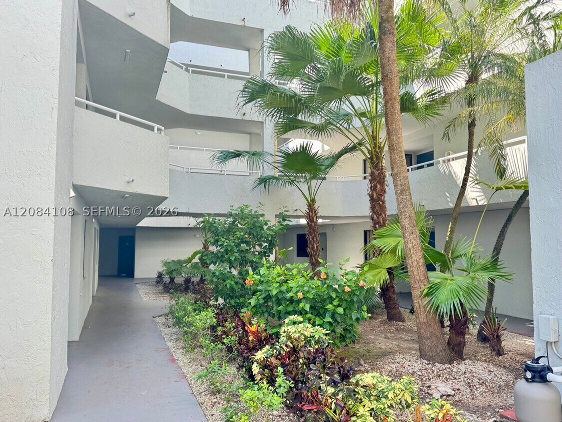 Foto del edificio - 8335 SW 152nd Ave
