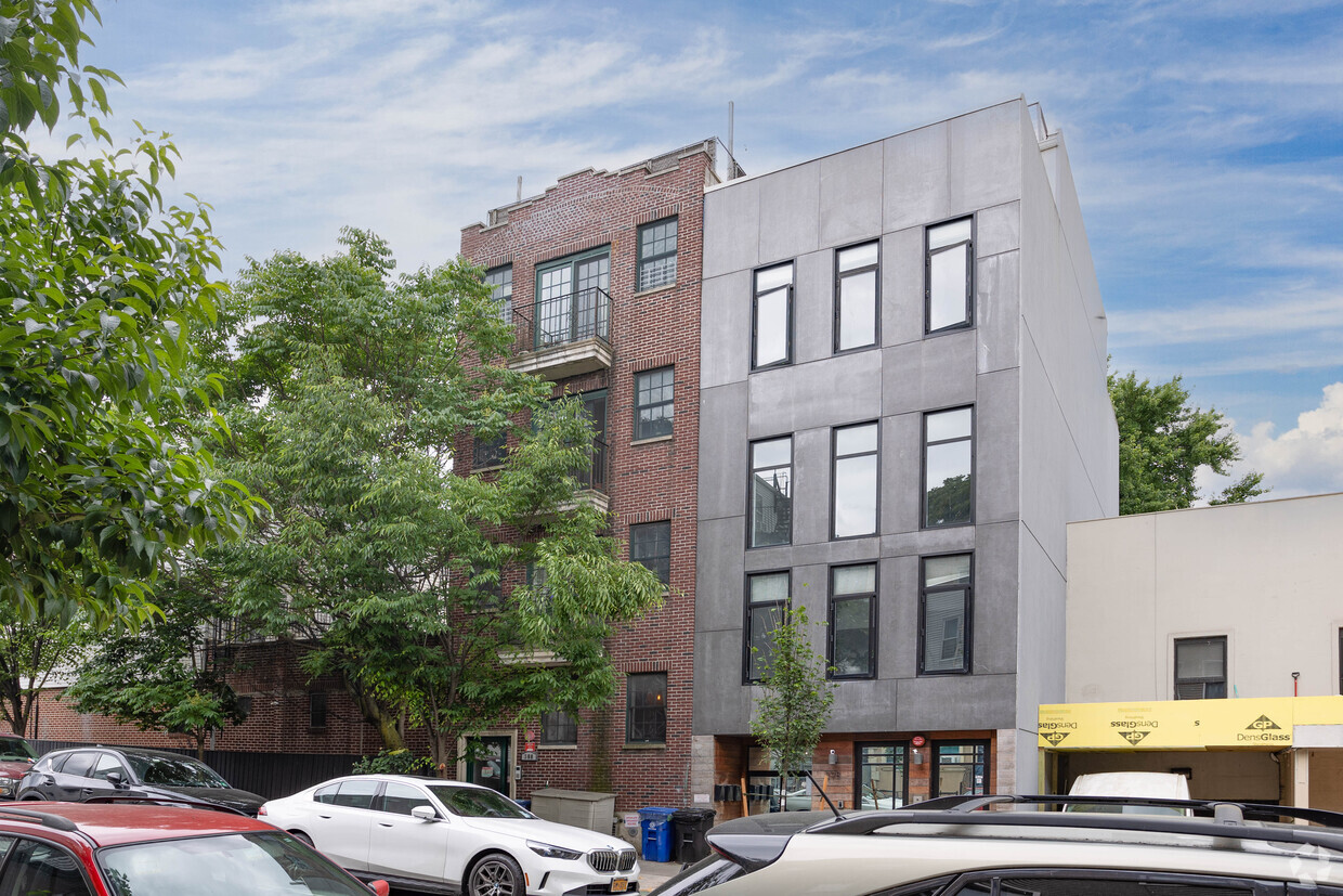 Primary Photo - 300 20th St
