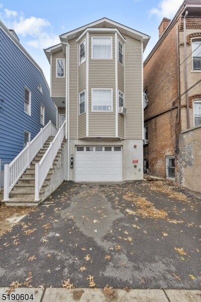 Primary Photo - 107 3rd St