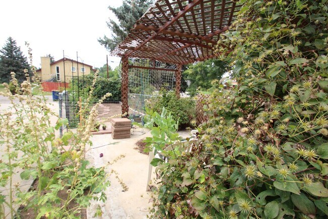 Foto del edificio - 12185 W 8th Ave