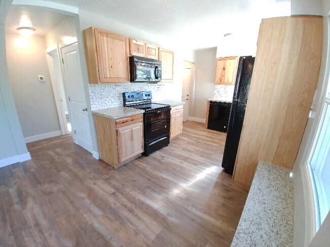 Foto del edificio - 383 E 400 N