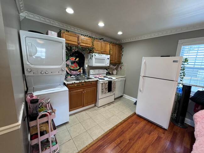 Foto del edificio - 1BR/1BA With Garage For Rent