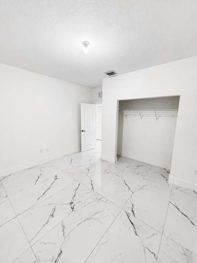 Foto del edificio - 12901 SW 229th St
