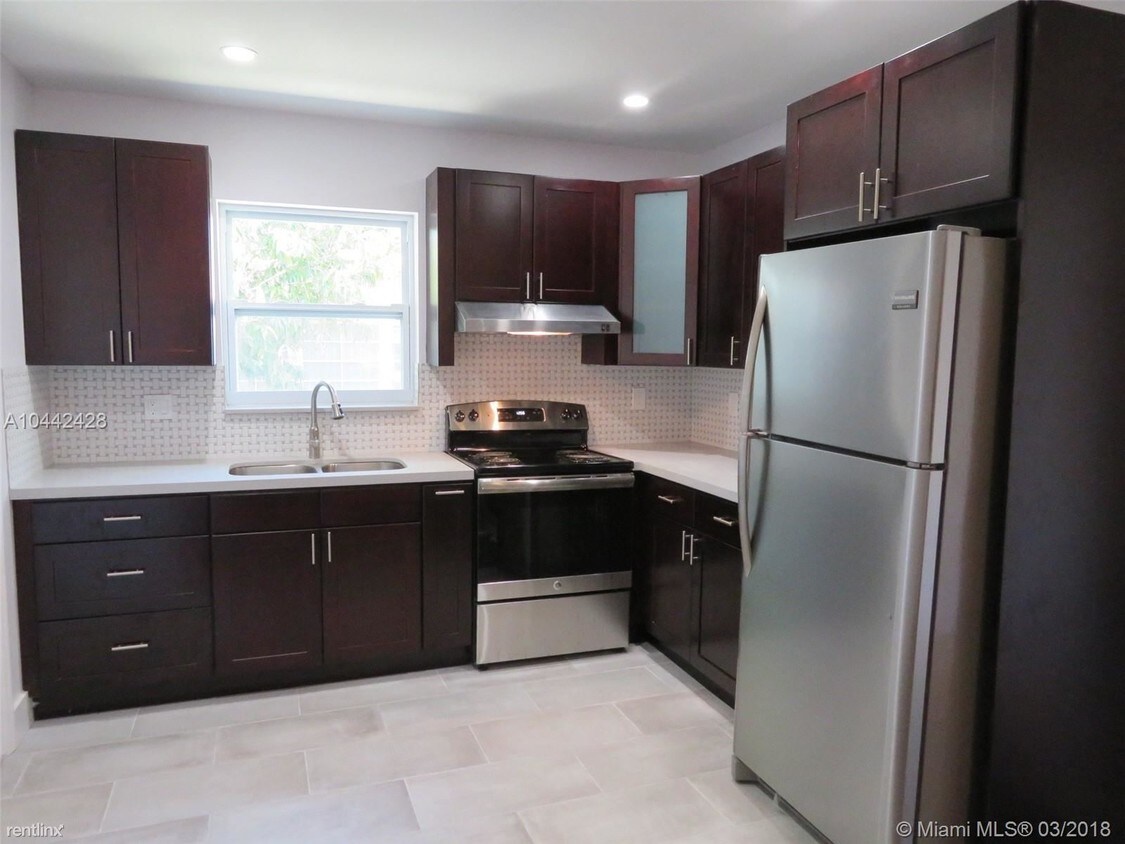 Primary Photo - 2 br, 1 bath House - 2155 SW 26th St