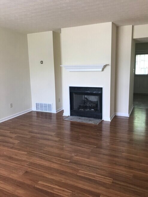 Building Photo - 1025 Winners Cir