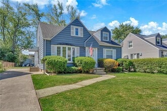 Building Photo - 206 Wrexham Ct N
