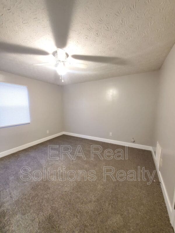 Building Photo - 215 Midland Ave