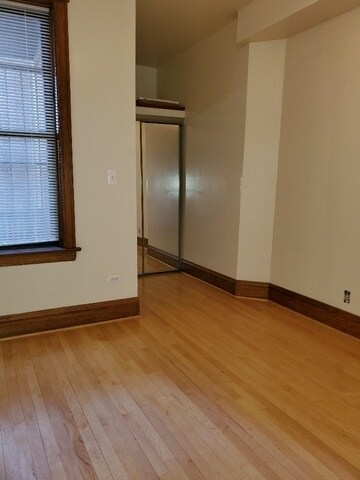 Building Photo - 2829 W Fullerton Ave
