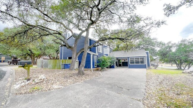 Foto del edificio - 7100 Woodhue Ct