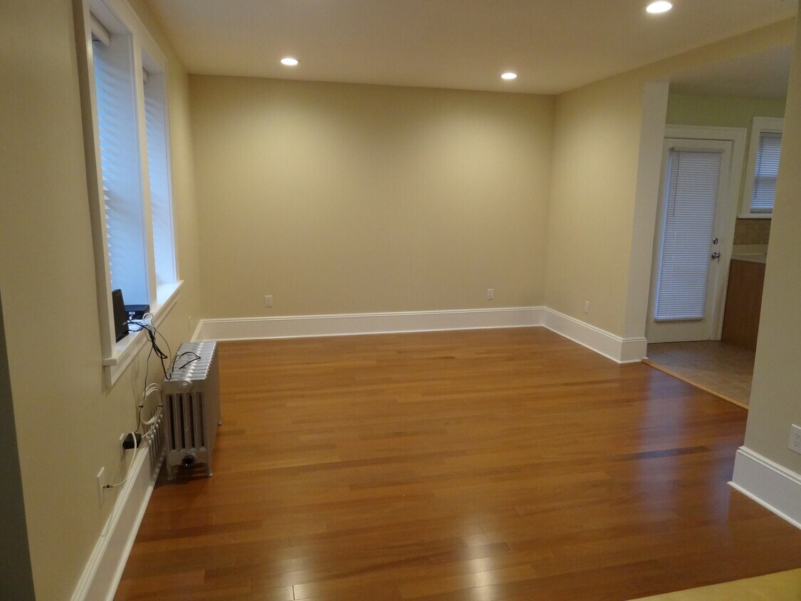 Foto principal - 925 Wootton St