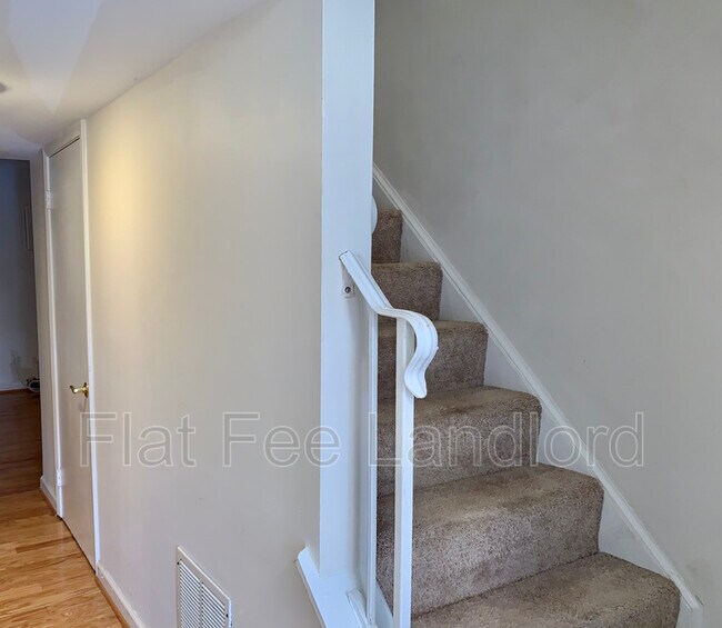 Building Photo - 6584 Yadkin Ct