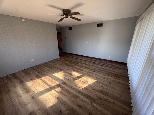 Foto del edificio - COMING SOON! Bright & Spacious 3-Bedroom Home with Large Backyard