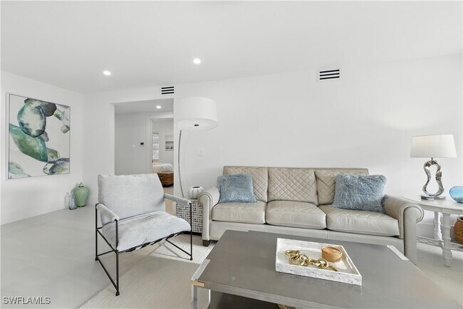 Foto del edificio - 3070 Gulf Shore Blvd N