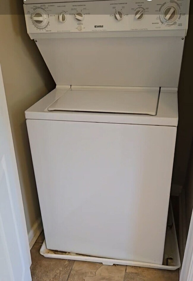 Foto del edificio - 827 N Caroline St