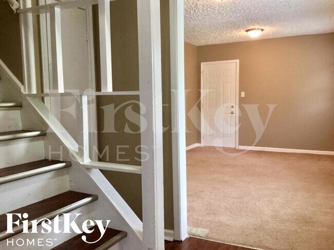 Building Photo - 4209 E Pleasant Run Pkwy S Dr