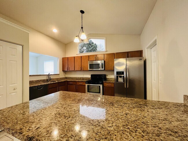 Building Photo - 612 Sherwood Oaks Cir