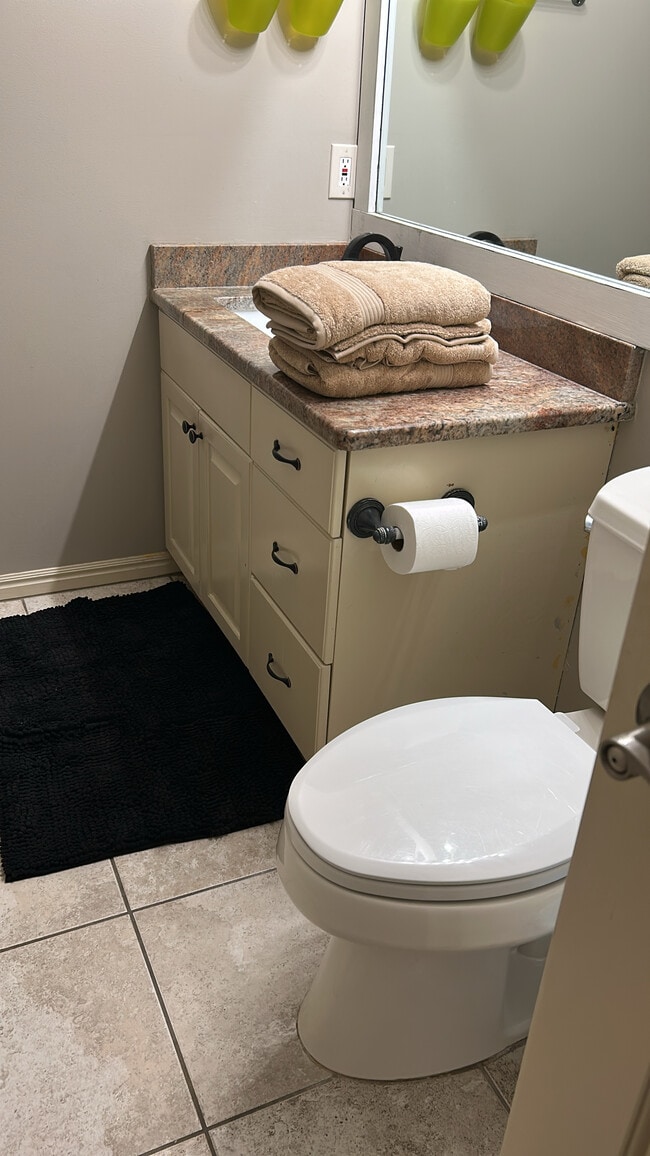 BATHROOM - 845 N Valley View Dr
