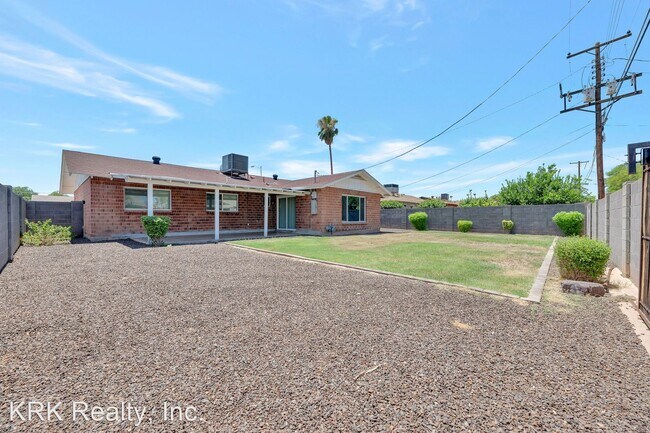 Foto del edificio - 4 br, 2 bath House - 8660 E Windsor Ave