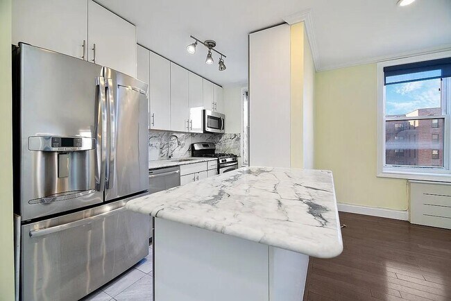Foto del edificio - 62-59 108th St
