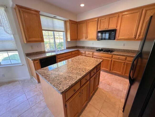 Building Photo - Lovely Home in San Ramon Available Now!