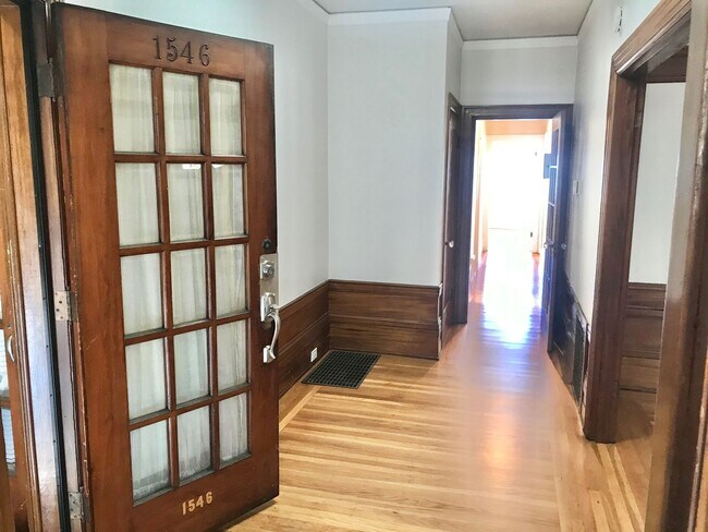 Foto del edificio - Panoramic View 2BR Remodeled Flat @ Broadw...