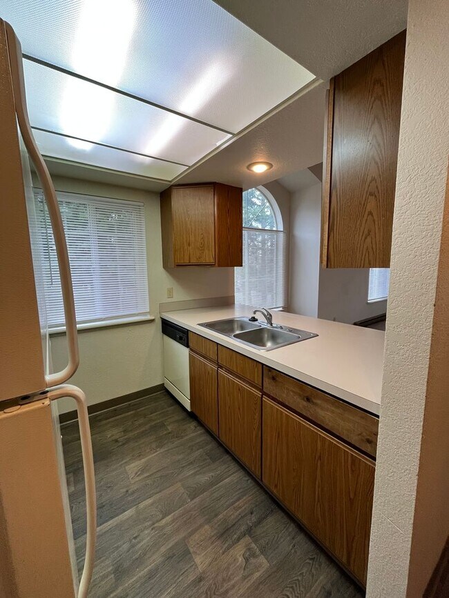 Foto del edificio - Great Two Bedroom in Roosevelt Neighborhood