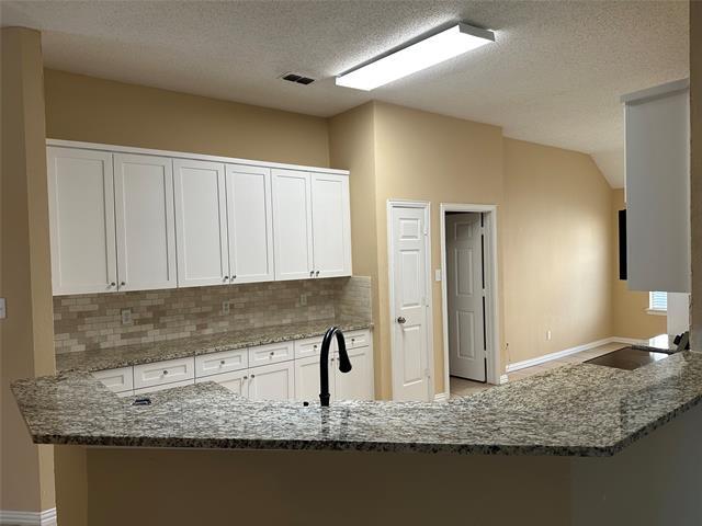 Foto del edificio - 722 Rolling Hills Dr