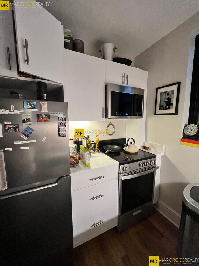 Foto del edificio - 831 Beacon St