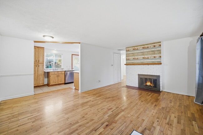 Foto del edificio - 212 N Knollwood Dr