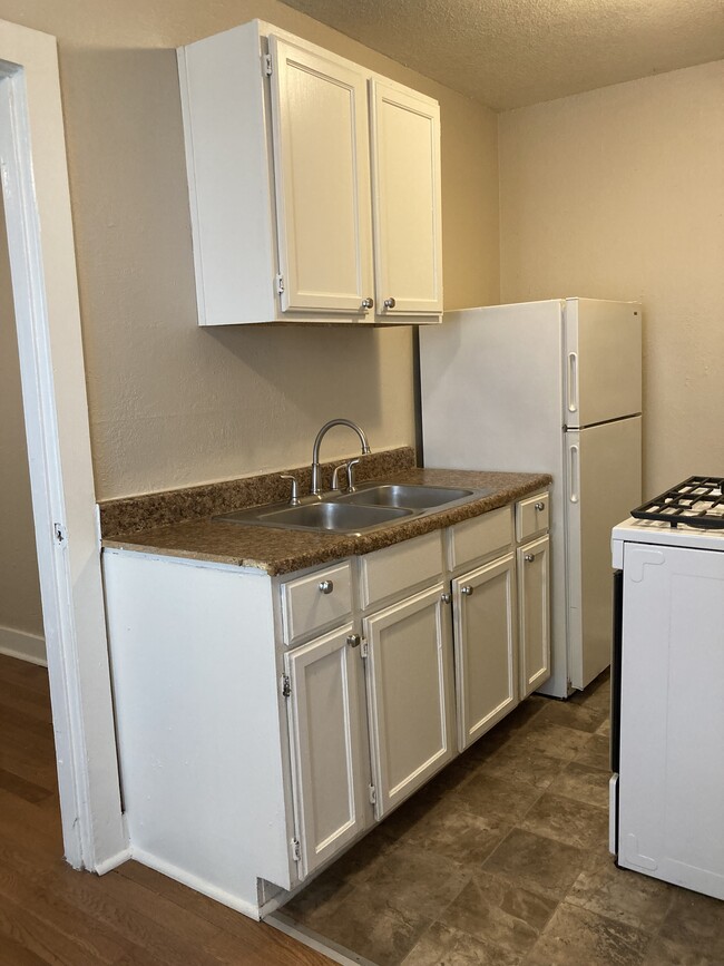 Kitchen - 3820 Walnut St
