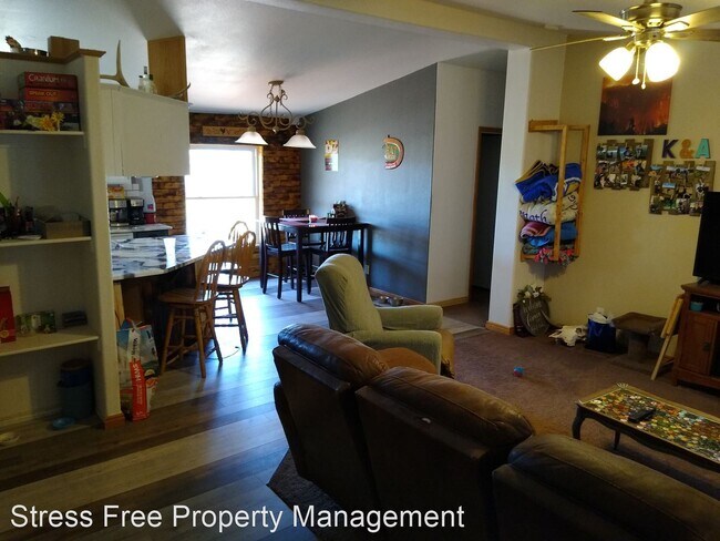 Foto del edificio - 3 br, 2 bath House - 393 N. Skyline Drive