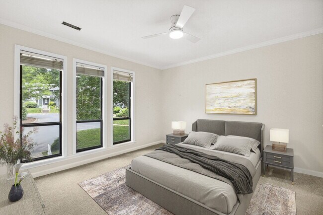 Foto del edificio - Renovated 3BR/2.5BA Townhome in Prime Cary...