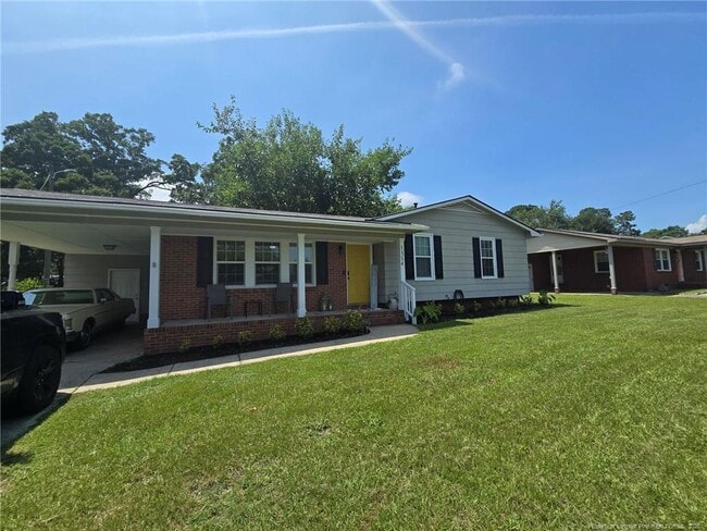 Building Photo - 1354 Camelot Dr