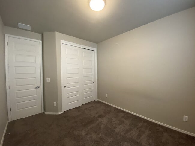 Building Photo - Single story 4BR/2Bath/Open Floor Plan/1907 Sqr Ft