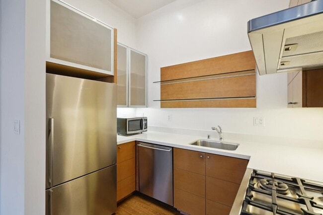 Building Photo - 1158 Sutter St