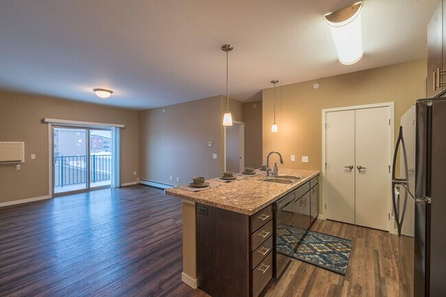 Building Photo - Northtown Crossing- Pet Friendly, Student-...