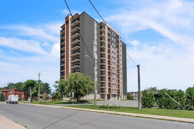 Building Photo - 175 Park Street