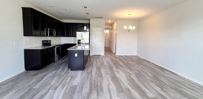 Building Photo - 15 Holland Ridge Cir