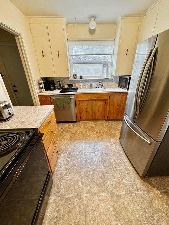 Foto del edificio - 715 Loma St