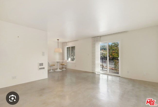 Foto del edificio - 1125 Pico Blvd